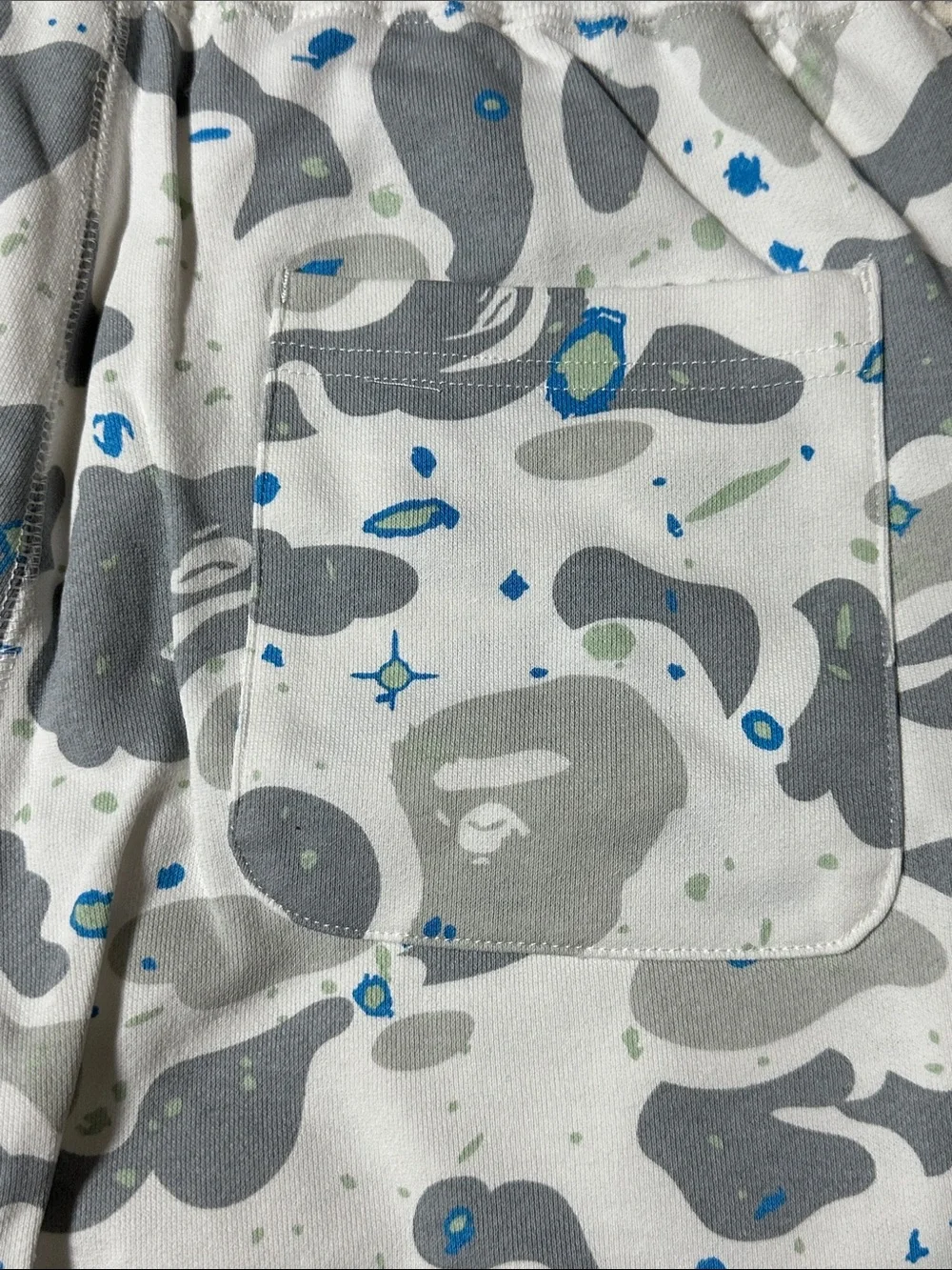 BAPE Color Camo Shark Sweat Shorts White/Gray Size Medium NWT